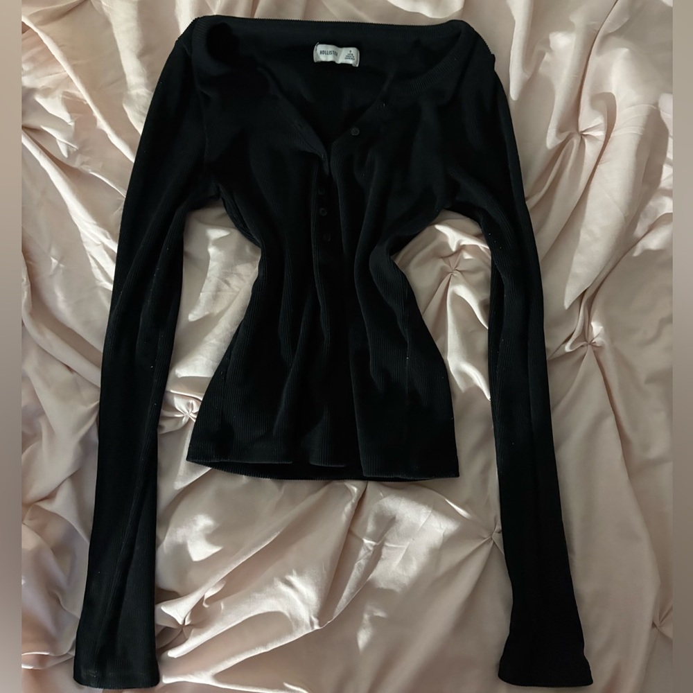 🌹5 for $50🌹 Hollister Black Ribbed Button-Down Long Sleeve Top
